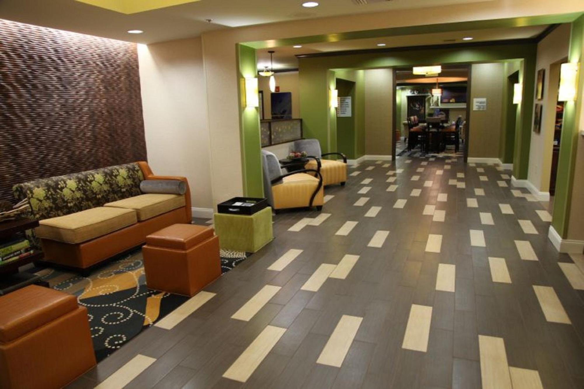 Holiday Inn Express & Suites - Huntsville Airport By Ihg Madison Exterior foto